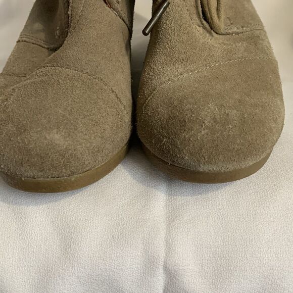 Toms Size 7 Taupe Desert Casual Wedge Ankle Boots - Picture 7 of 13